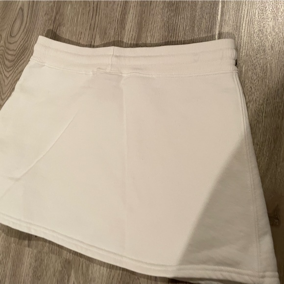 White cotton skirt with YU pink decal - Picture 4 of 5
